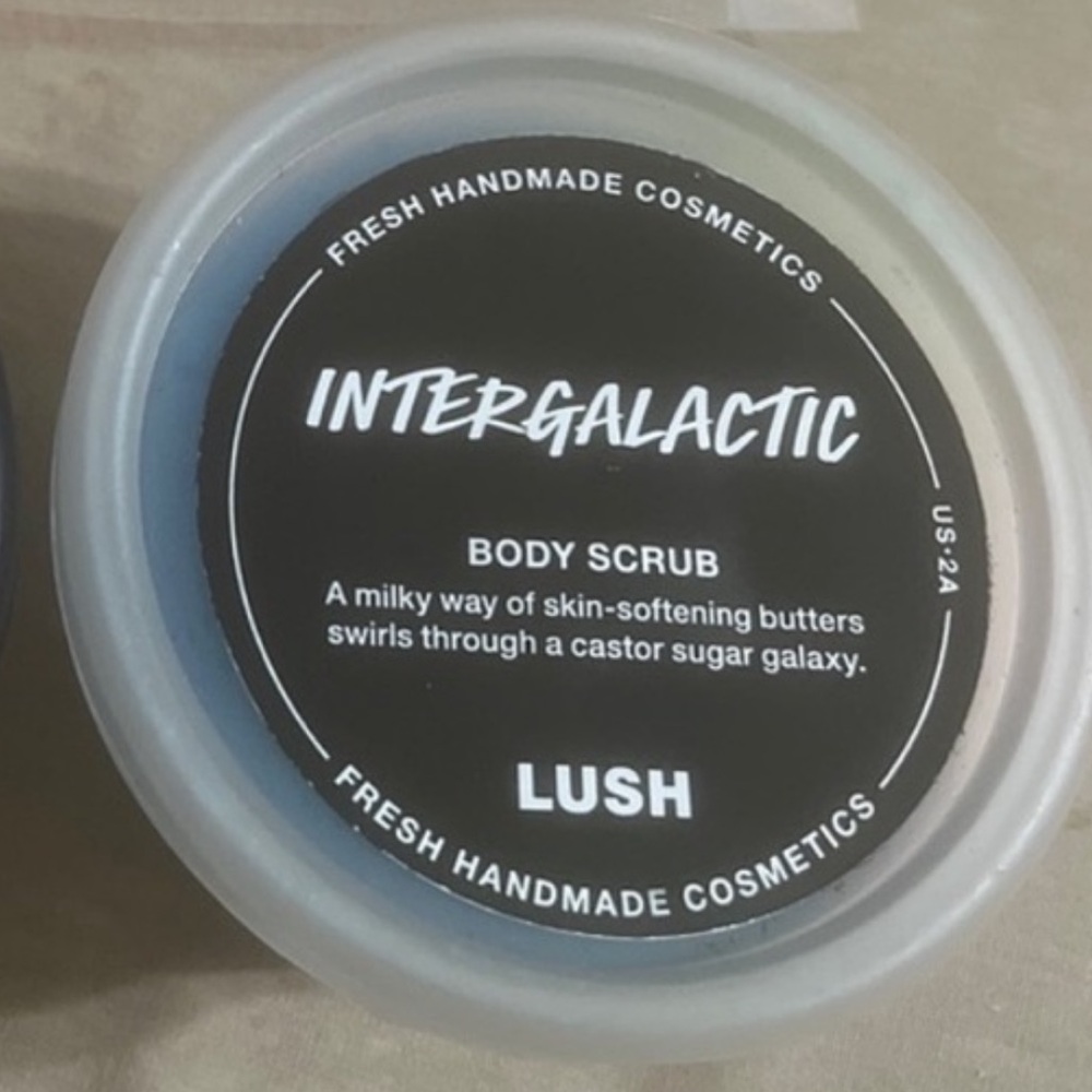 Lush Intergalactic Body Sc rub NEW 4.7 OZ 135G Exp 7/2026 - Picture 2 of 4